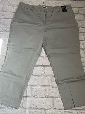 NWT New York & Company Straight Leg Cropped Pants